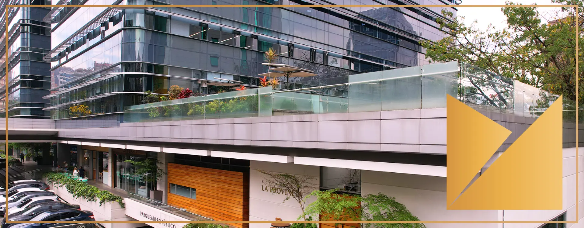 Distrito de Negocios Milla de Oro, ofrece servicios como oficinas, comercio y gastronomía con grandes marcas.